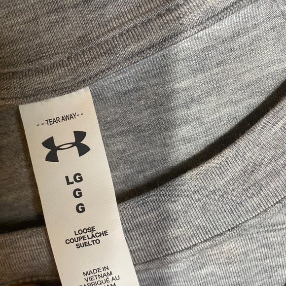 Under Armour - Long Sleeve Loose Athletic Top NWT - Picture 9 of 12